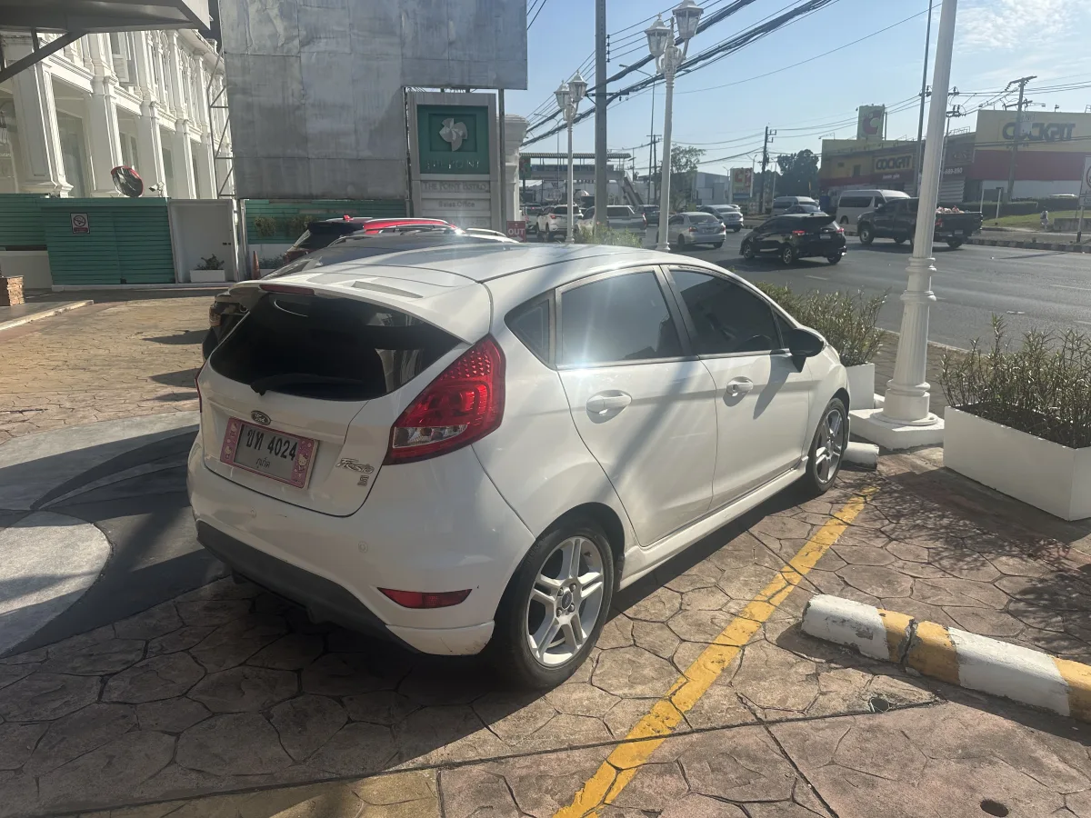 Ford Fiesta Hatchback White 1.5 2015