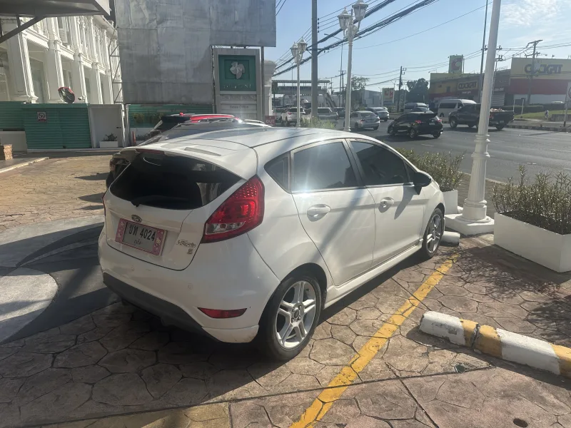 Ford Fiesta Hatchback White 1.5