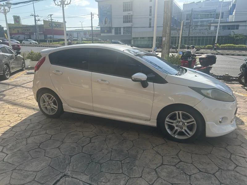 Ford Fiesta Hatchback White 1.5 2015