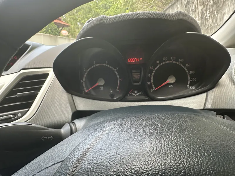 Ford Fiesta White Sedan 2015