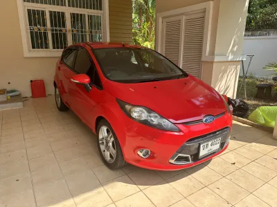 Ford fiesta hatchback 1.5 Red 2015