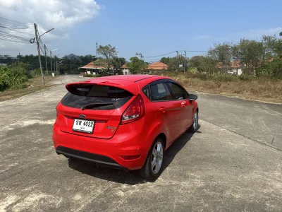 Ford fiesta hatchback 1.5 Red 2015