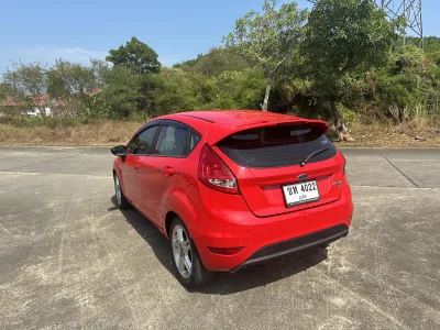 Ford fiesta hatchback 1.5 Red 2015
