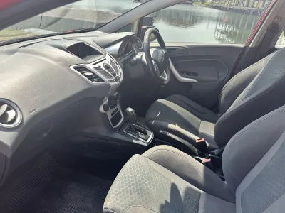 Ford fiesta hatchback 1.5 Red 2015
