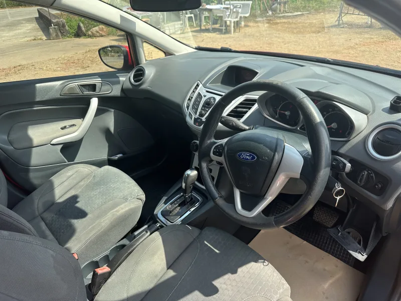 Ford fiesta hatchback 1.5 Red 2015