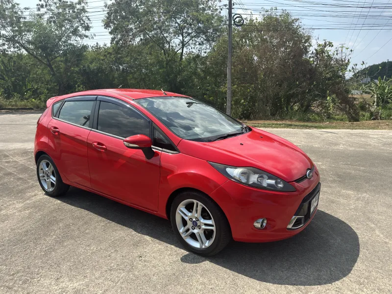Ford fiesta hatchback 1.5 Red 2015