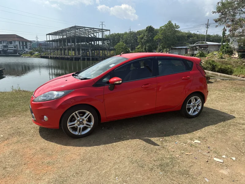 Ford fiesta hatchback 1.5 Red 2015