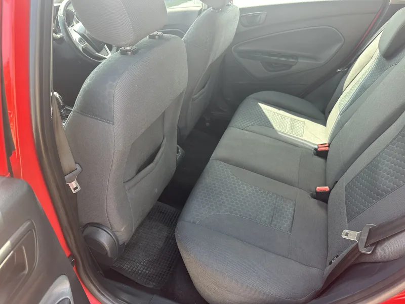Ford fiesta hatchback 1.5 Red 2015