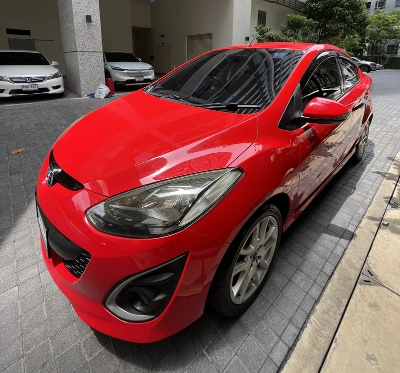 Mazda 2 red 2015