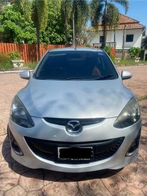 Mazda 2 sedan (+carplay) 2015