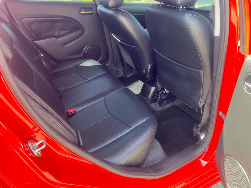 Mazda 2 Hatchback 2015