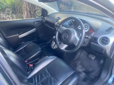 Mazda 2 Hatchback 1.6 темно-серая 2015