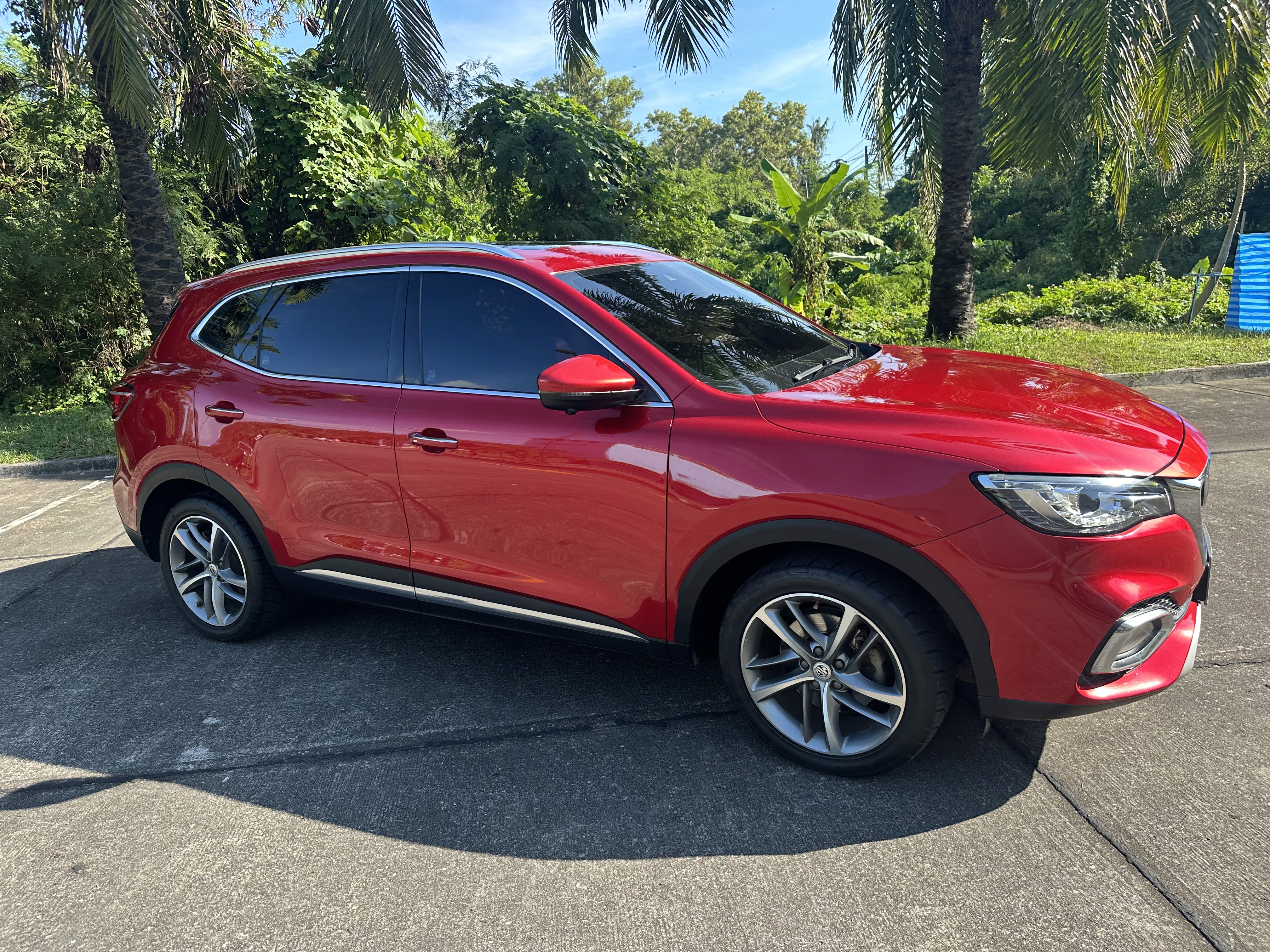 MG HS Sunroof X 2023 Премиальный Кроссовер