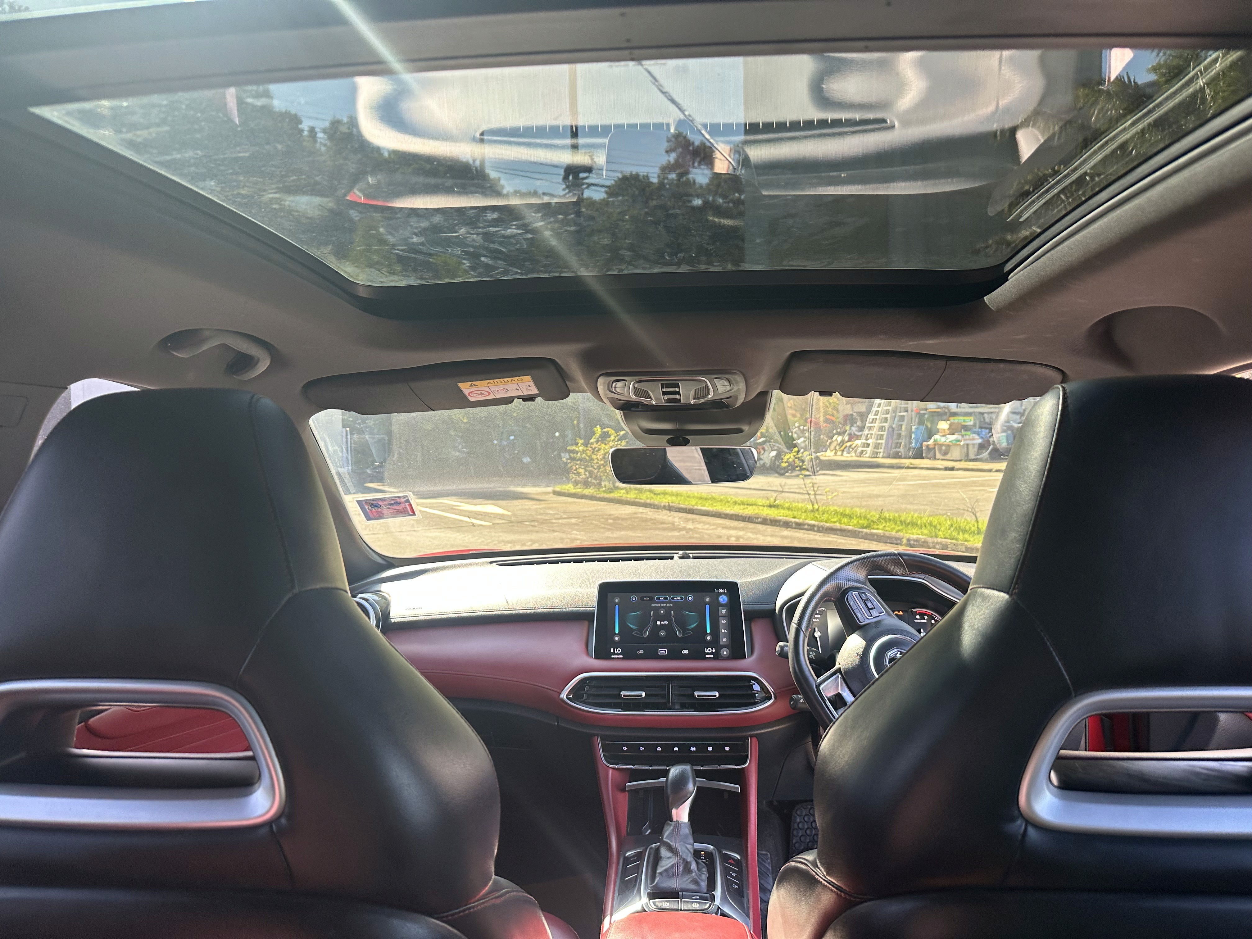 MG HS Sunroof X 2023 Премиальный Кроссовер