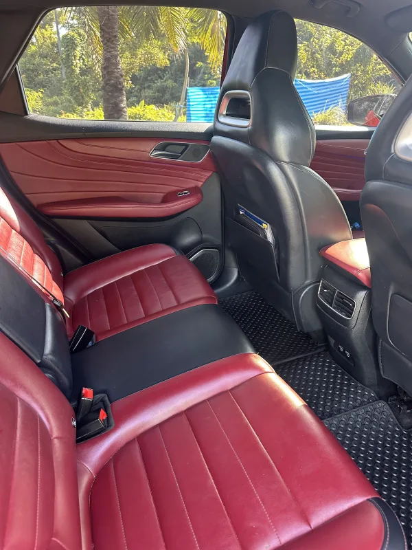 MG HS Sunroof X 2023 Премиальный Кроссовер