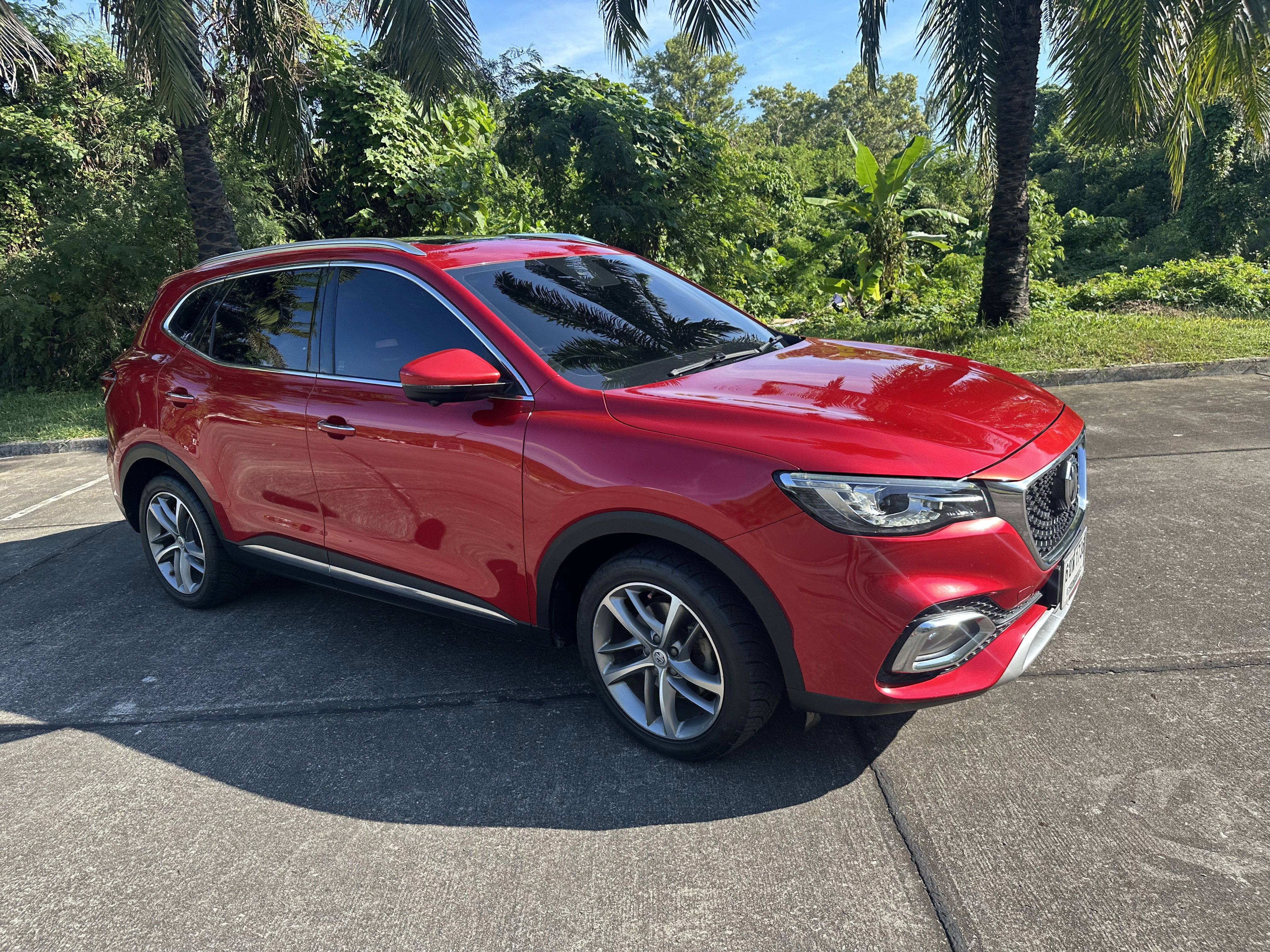 MG HS Sunroof X 2023 Премиальный Кроссовер