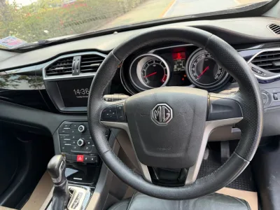 MG GS 2.0 Black 2019